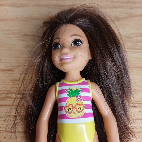 Mattel Barbie 2016 Club Chelsea Beach Brunette Green Eyed Doll Pineapple Stripe - Picture 3 of 7